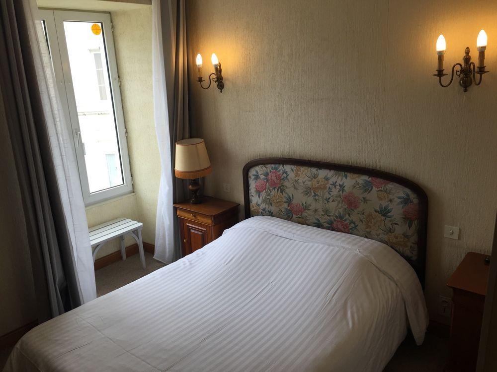 Hotel Central Chaunay Esterno foto