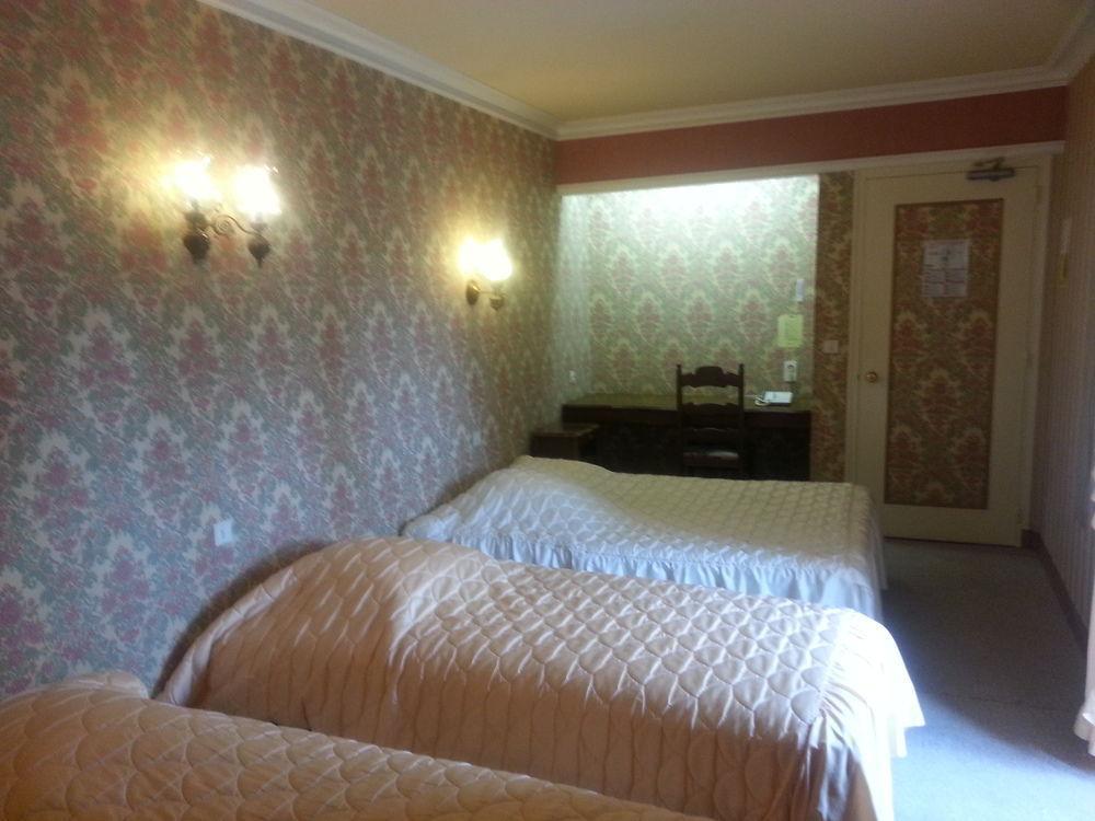 Hotel Central Chaunay Esterno foto