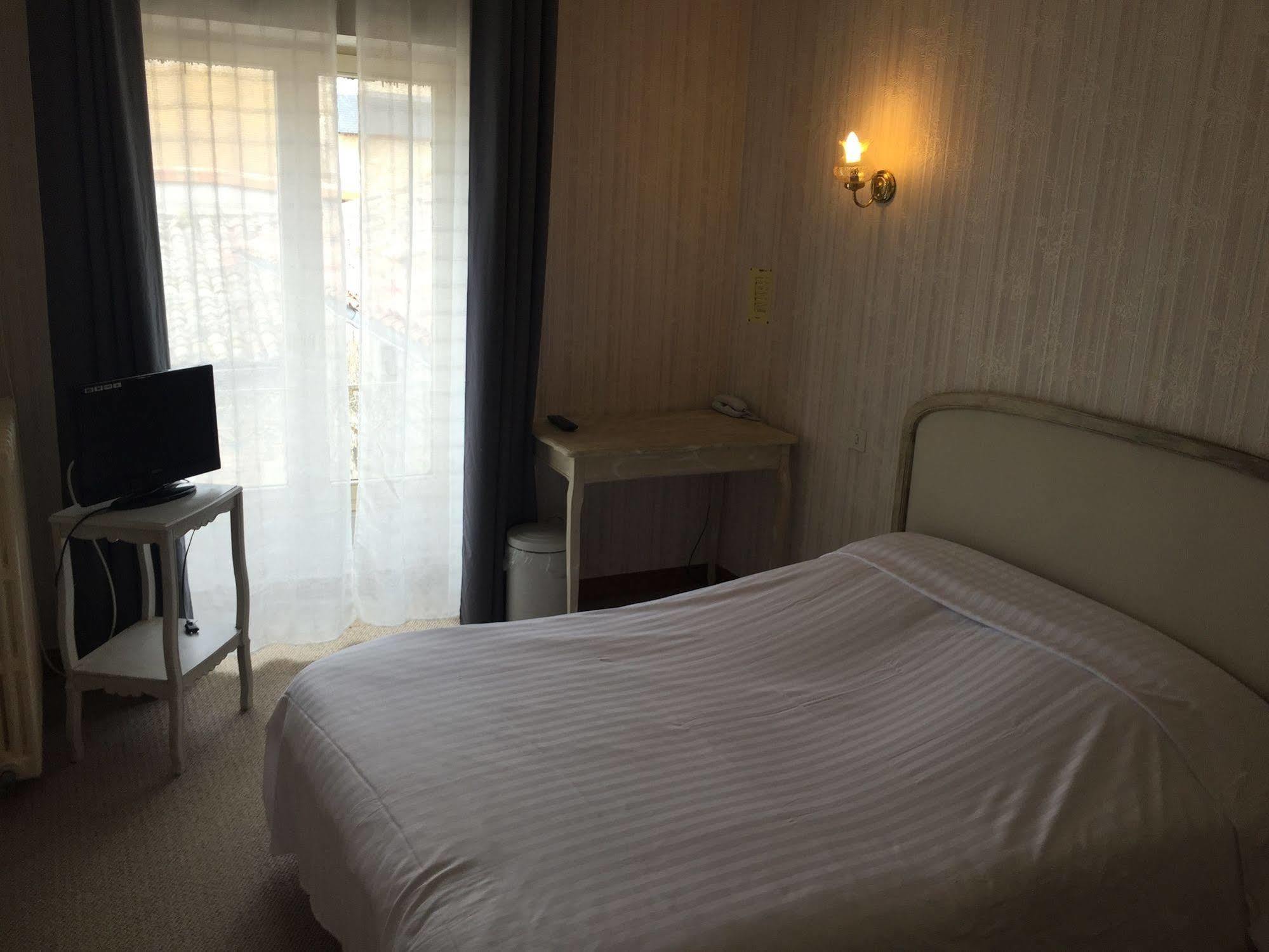Hotel Central Chaunay Esterno foto