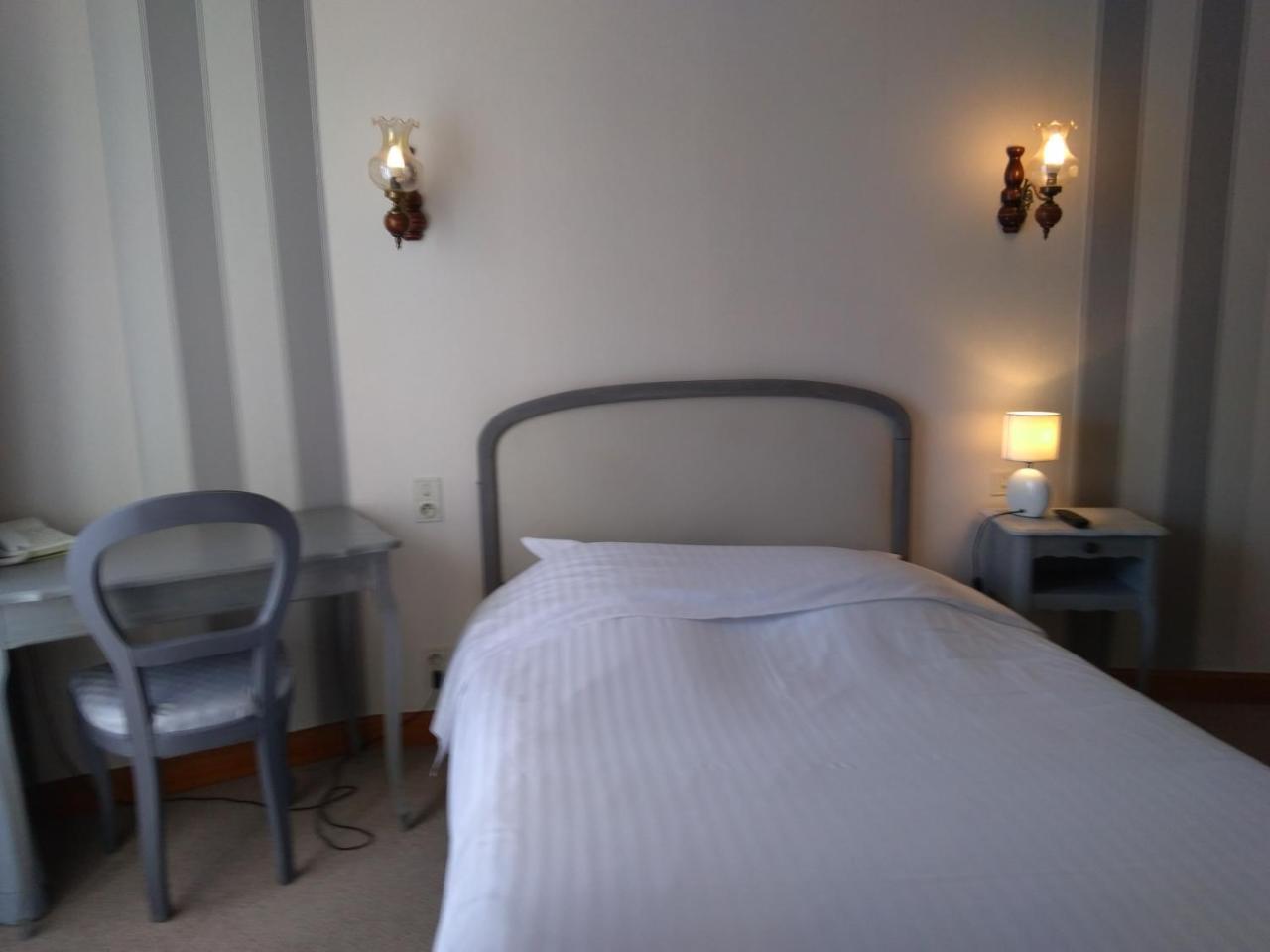 Hotel Central Chaunay Esterno foto